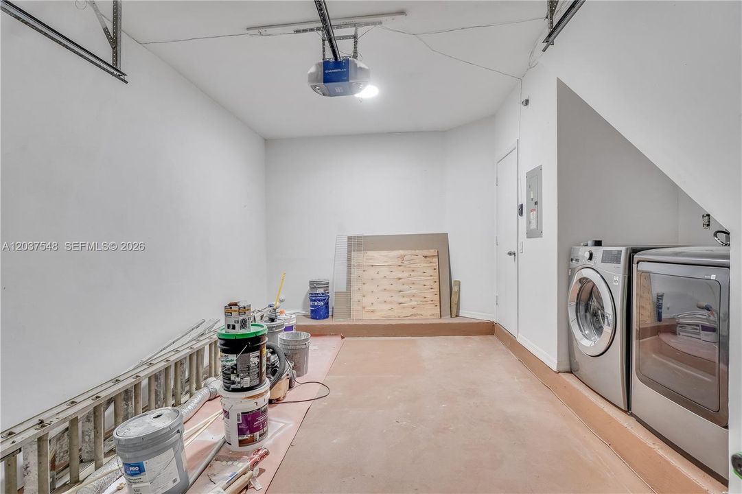 For Sale: $469,900 (4 beds, 2 baths, 1812 Square Feet)