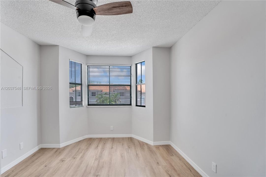 2 BEDROOM