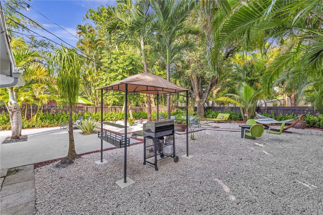 В аренду: $4,950 (3 спален, 2 ванн, 1494 Квадратных фут)