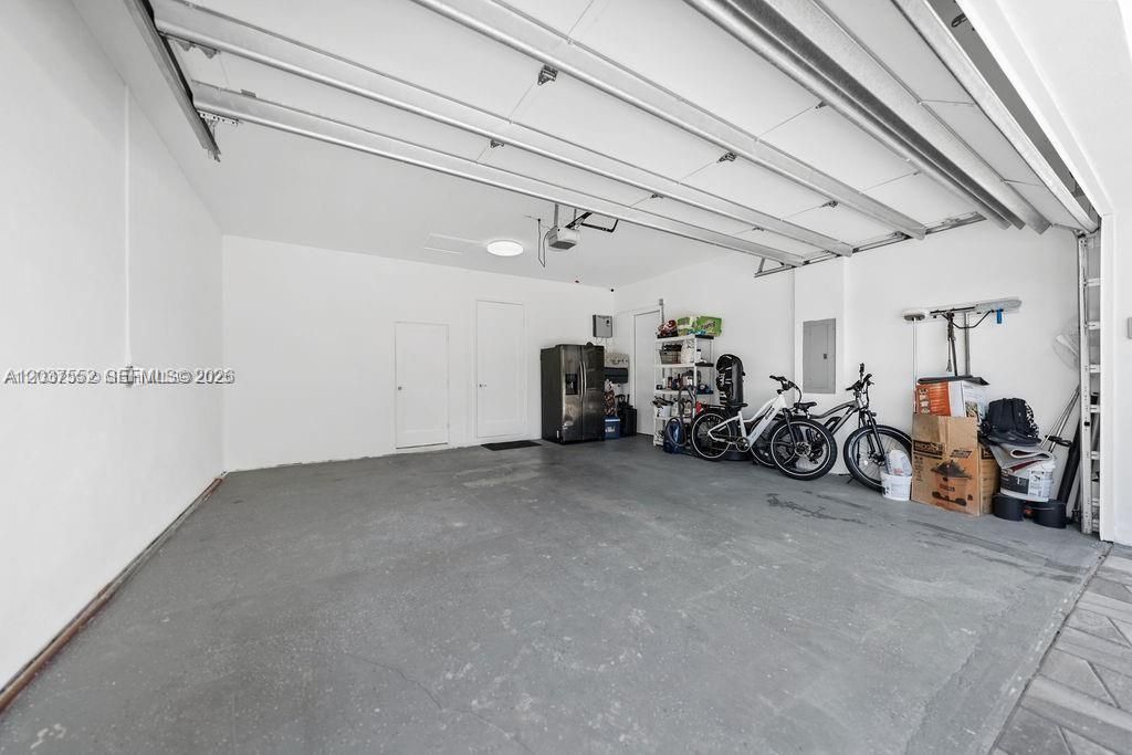 For Rent: $9,995 (4 beds, 4 baths, 2650 Square Feet)