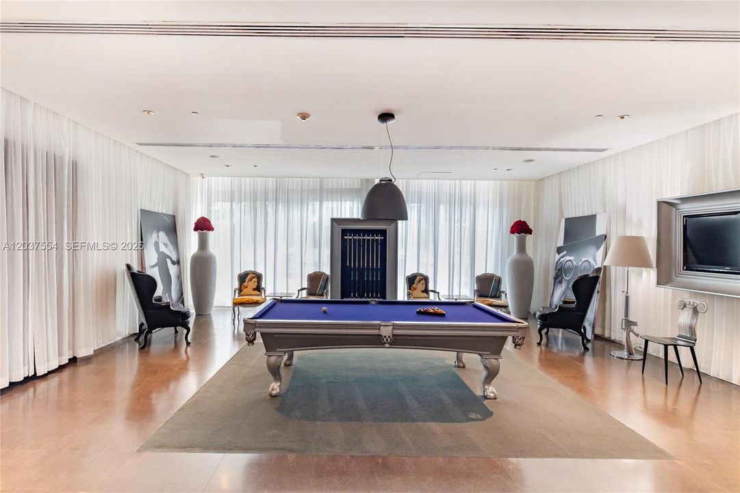 For Sale: $450,000 (0 beds, 1 baths, 598 Square Feet)