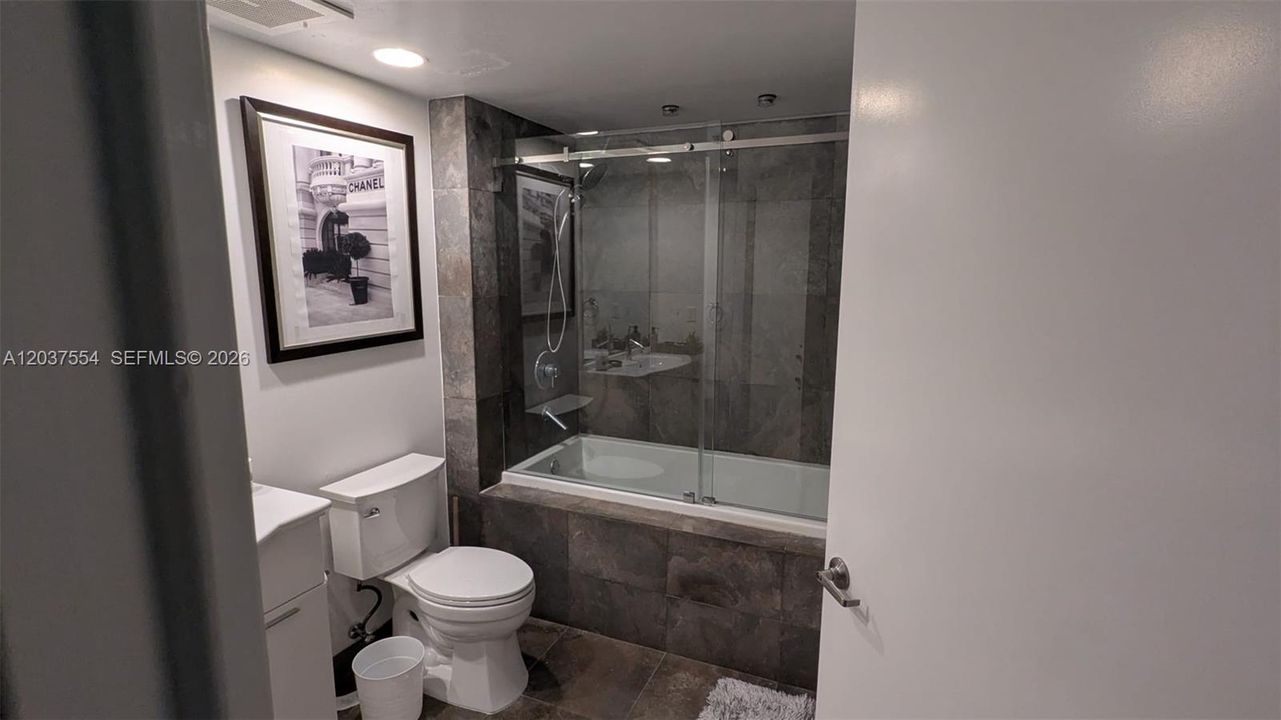 For Sale: $450,000 (0 beds, 1 baths, 598 Square Feet)