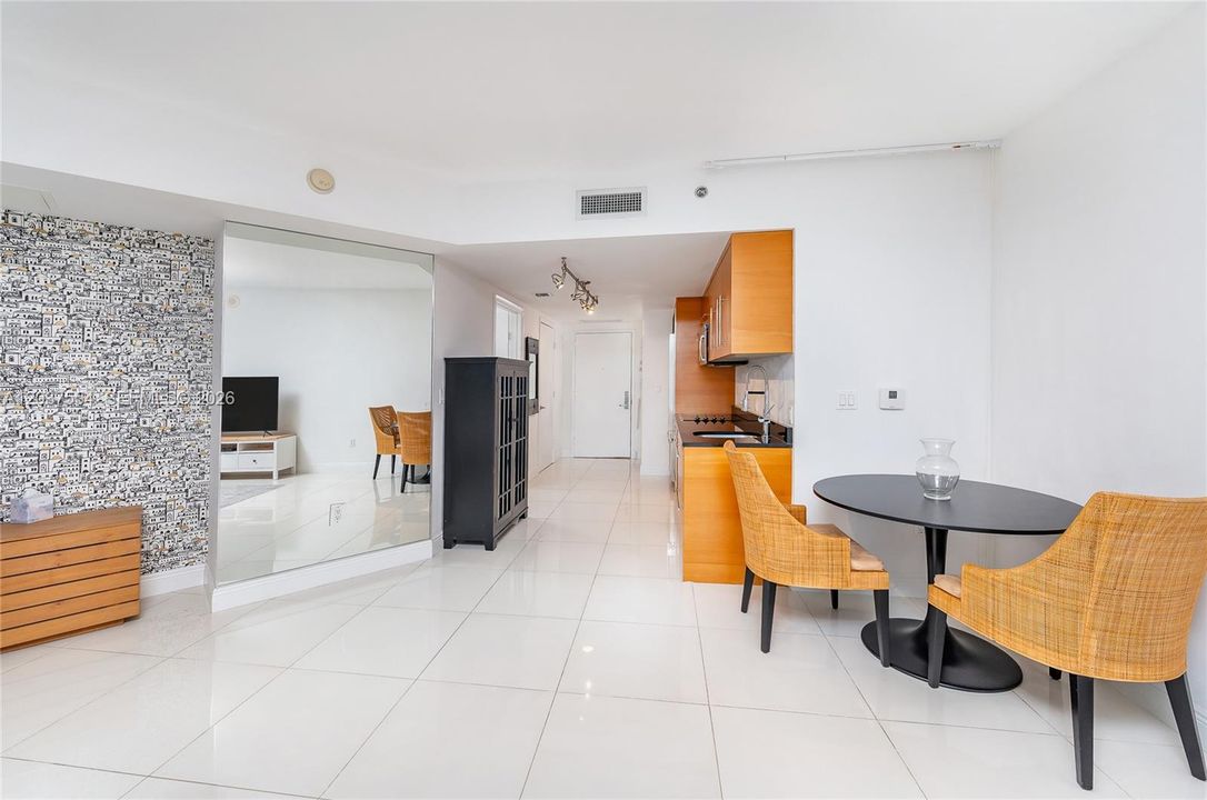 For Sale: $450,000 (0 beds, 1 baths, 598 Square Feet)