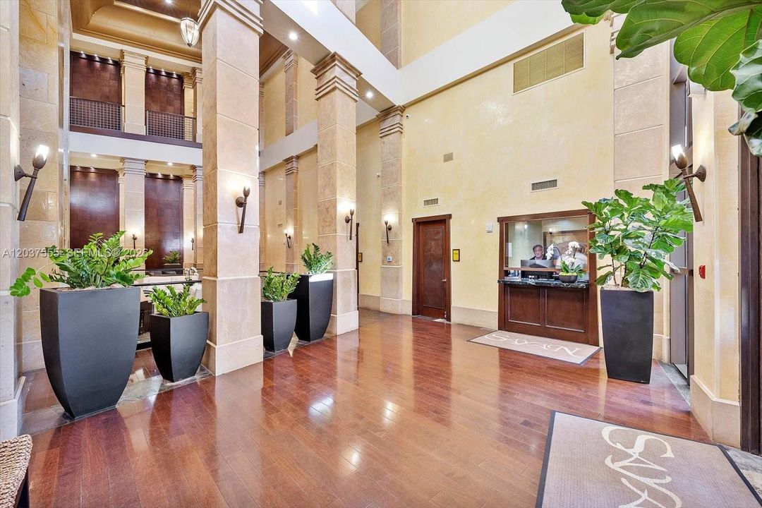 В аренду: $7,500 (2 спален, 2 ванн, 1798 Квадратных фут)