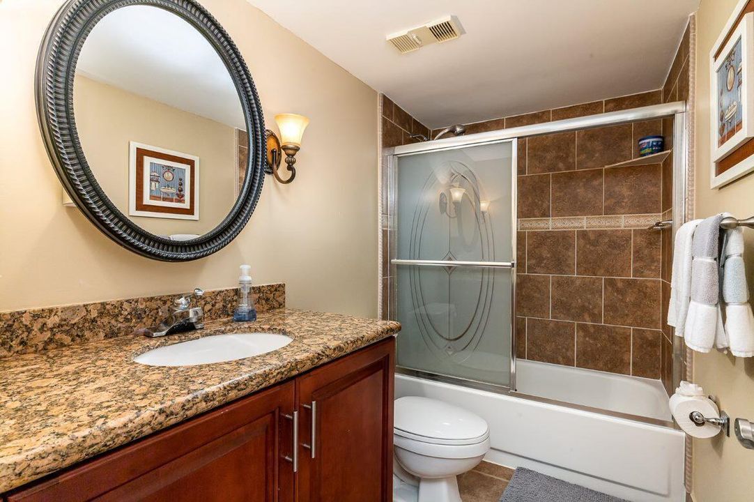 E309 Bathroom 3