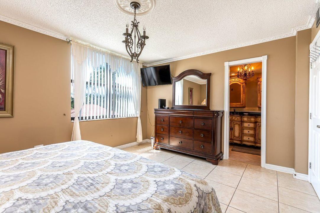 E309 Master Bedroom