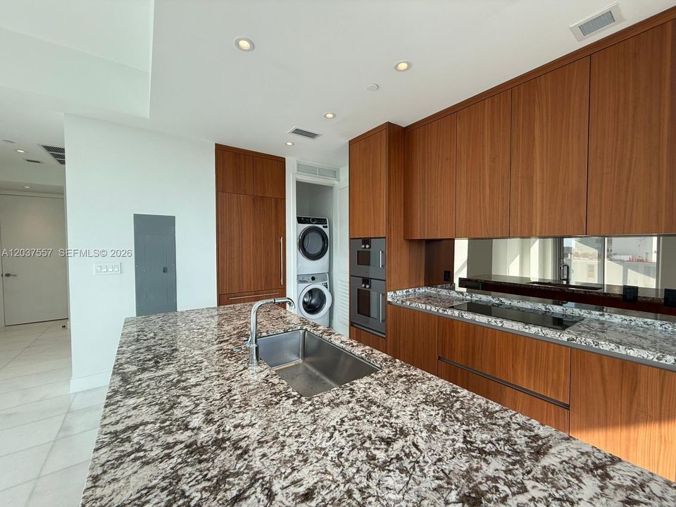 For Rent: $9,500 (2 beds, 2 baths, 1179 Square Feet)