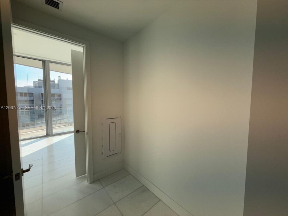 For Rent: $9,500 (2 beds, 2 baths, 1179 Square Feet)