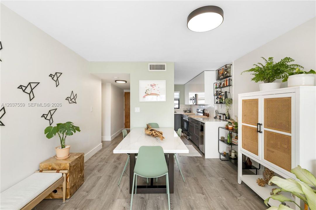В аренду: $2,400 (1 спален, 1 ванн, 740 Квадратных фут)