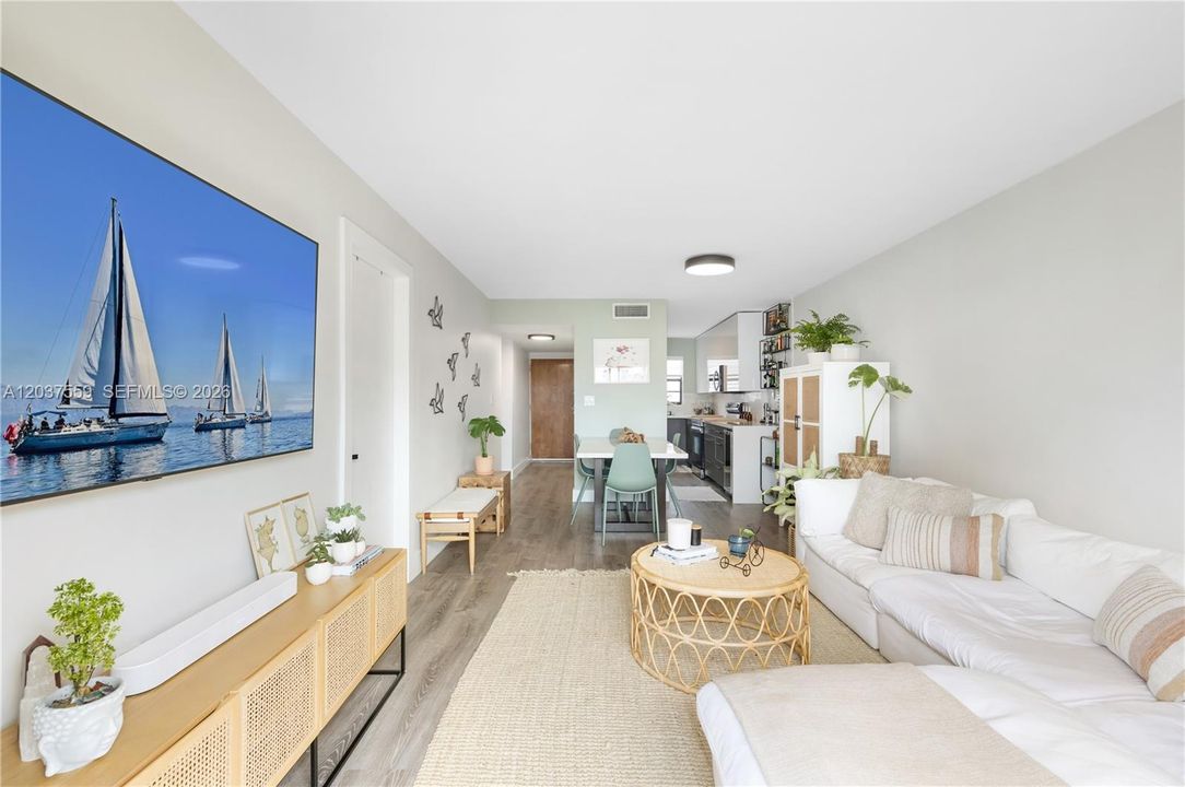 В аренду: $2,400 (1 спален, 1 ванн, 740 Квадратных фут)