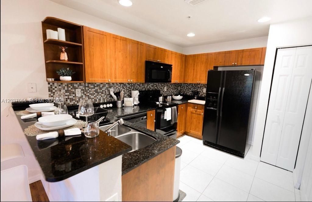 В аренду: $2,700 (3 спален, 2 ванн, 1123 Квадратных фут)