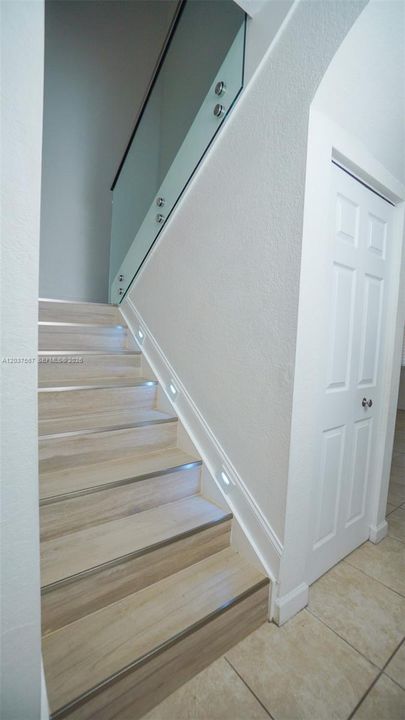 For Rent: $2,999 (3 beds, 2 baths, 1587 Square Feet)