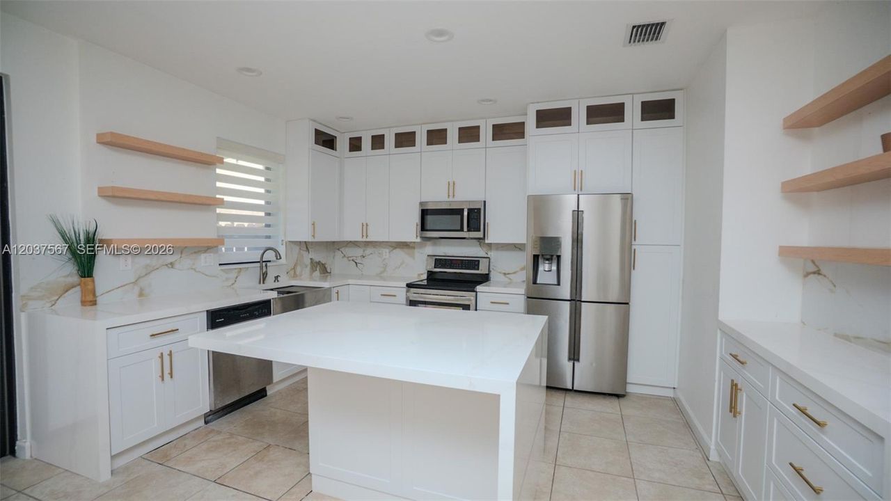 For Rent: $2,999 (3 beds, 2 baths, 1587 Square Feet)