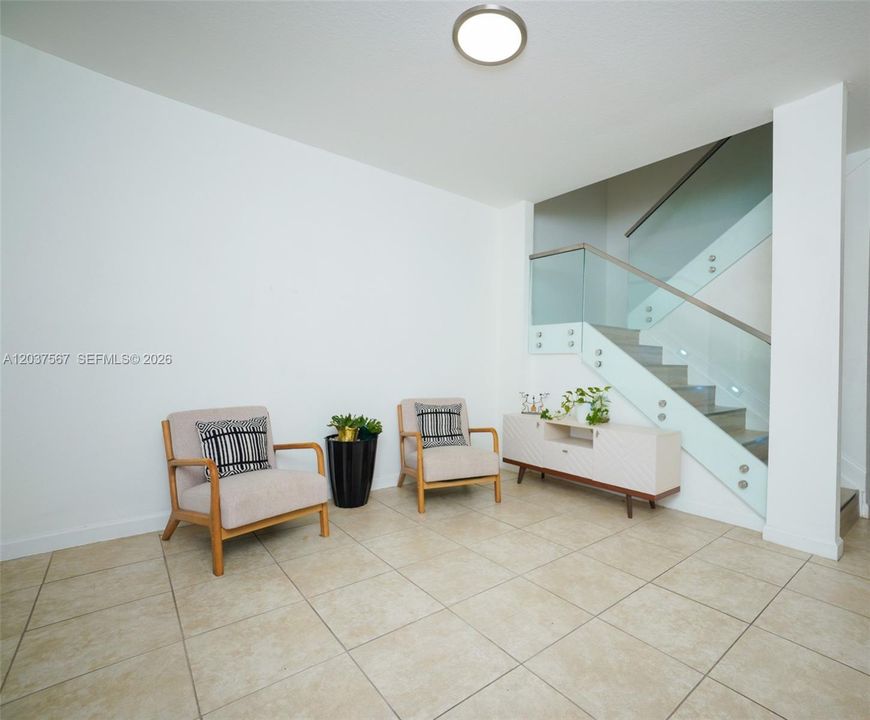 For Rent: $2,999 (3 beds, 2 baths, 1587 Square Feet)