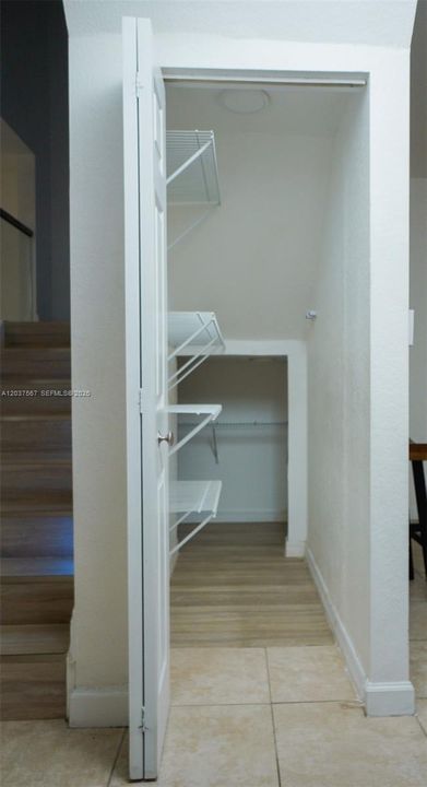 For Rent: $2,999 (3 beds, 2 baths, 1587 Square Feet)