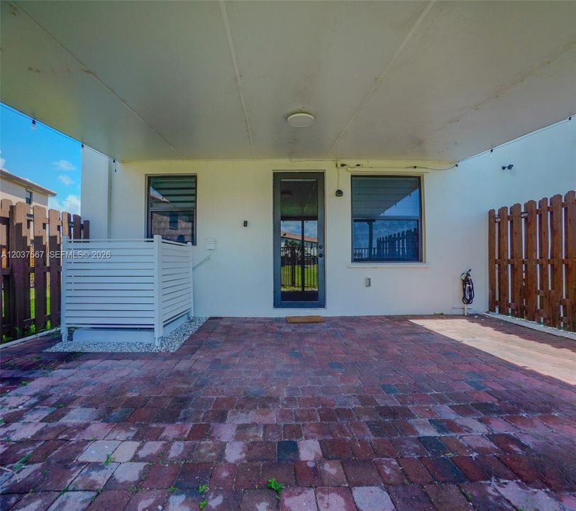 For Rent: $2,999 (3 beds, 2 baths, 1587 Square Feet)