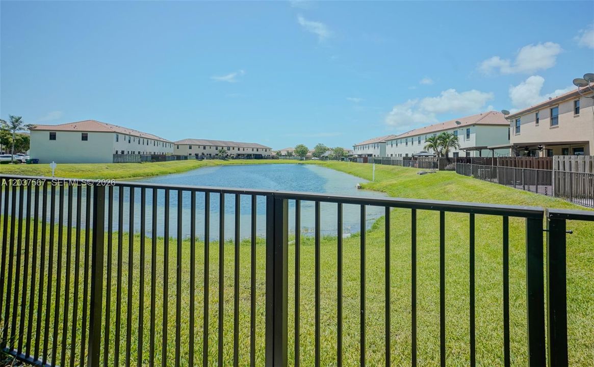 For Rent: $2,999 (3 beds, 2 baths, 1587 Square Feet)