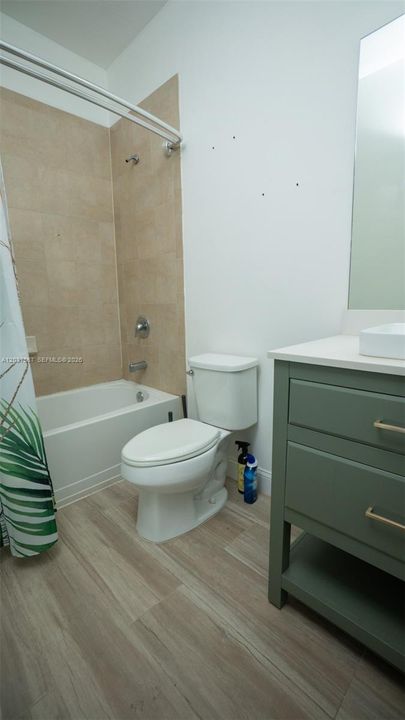 For Rent: $2,999 (3 beds, 2 baths, 1587 Square Feet)
