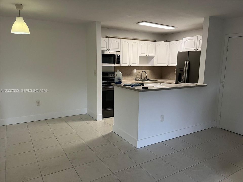 В аренду: $2,800 (3 спален, 2 ванн, 1020 Квадратных фут)