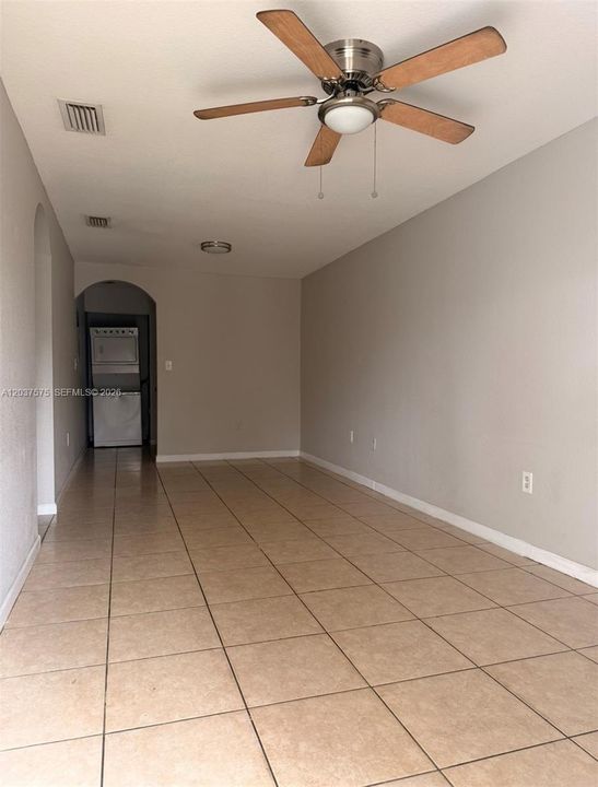 Recently Rented: $1,850 (1 beds, 1 baths, 718 Square Feet)