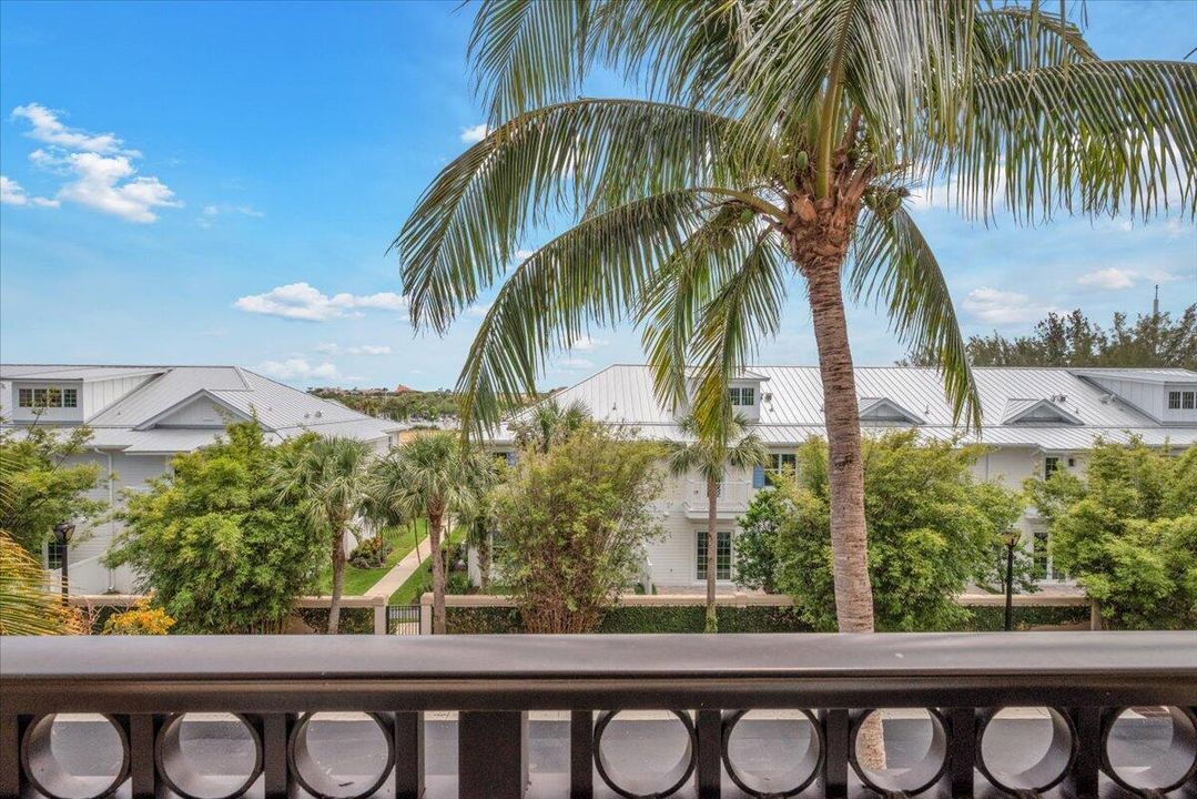 Top floor second balcony