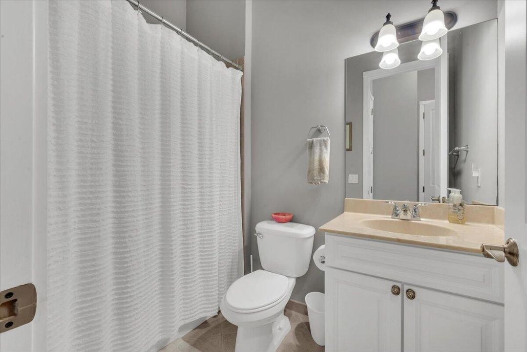 Top floor full bath