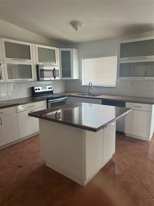 En Renta: $4,000 (4 camas, 2 baños, 1654 Pies cuadrados)