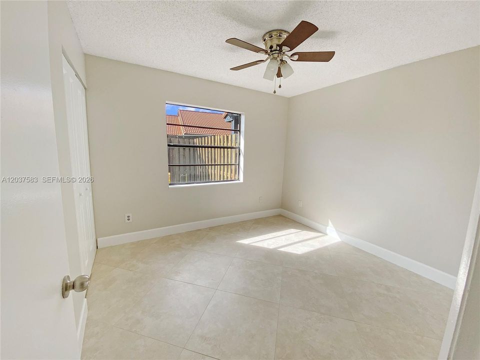 For Rent: $3,200 (3 beds, 2 baths, 1070 Square Feet)