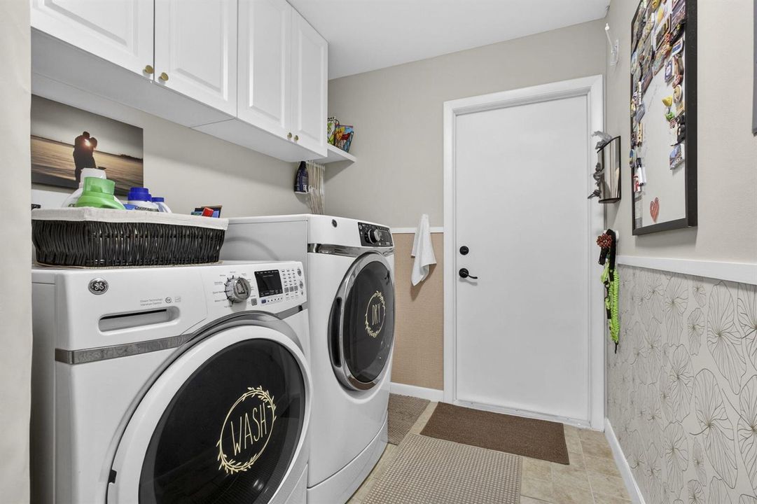 V1 39 Web 47-web-or-mls-BS1A0437
