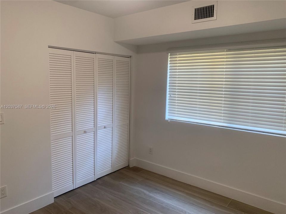 For Rent: $1,900 (1 beds, 1 baths, 585 Square Feet)