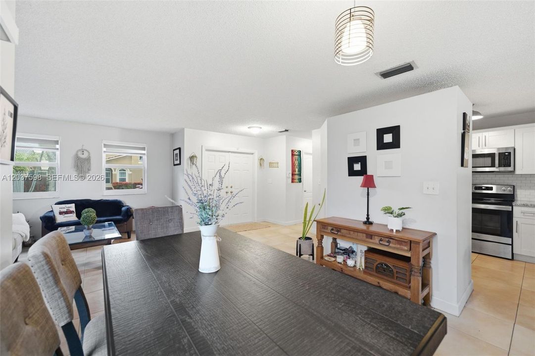 En Venta: $580,000 (3 camas, 2 baños, 1520 Pies cuadrados)