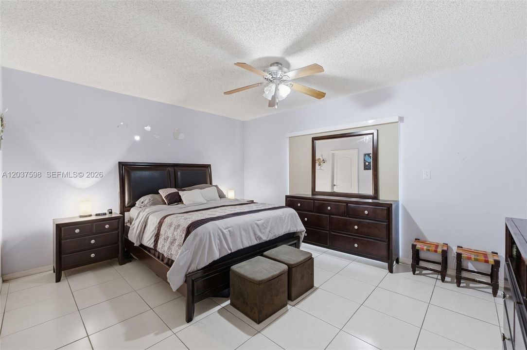 En Venta: $580,000 (3 camas, 2 baños, 1520 Pies cuadrados)
