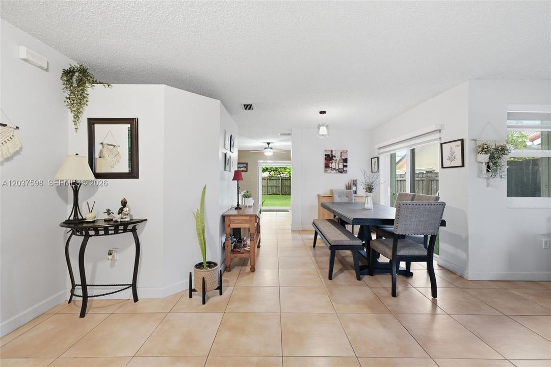 En Venta: $580,000 (3 camas, 2 baños, 1520 Pies cuadrados)