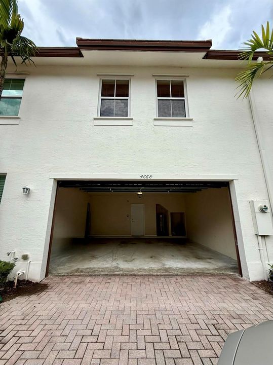 2 Garage Parking
