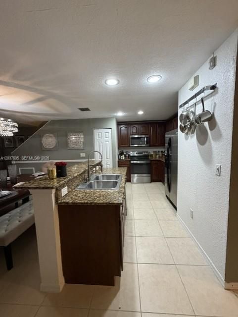 En Renta: $3,100 (3 camas, 2 baños, 1555 Pies cuadrados)