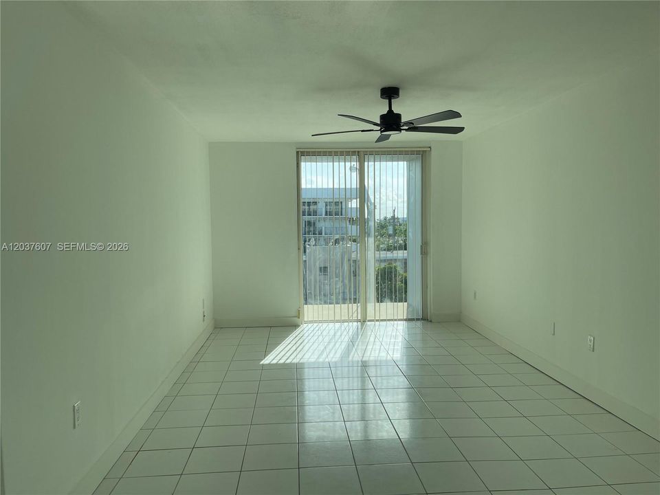 В аренду: $2,800 (2 спален, 2 ванн, 1115 Квадратных фут)