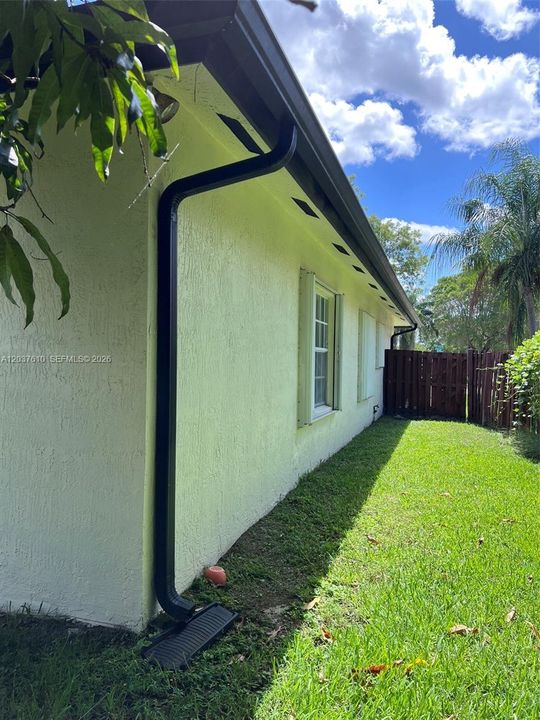 For Rent: $3,400 (3 beds, 2 baths, 2140 Square Feet)