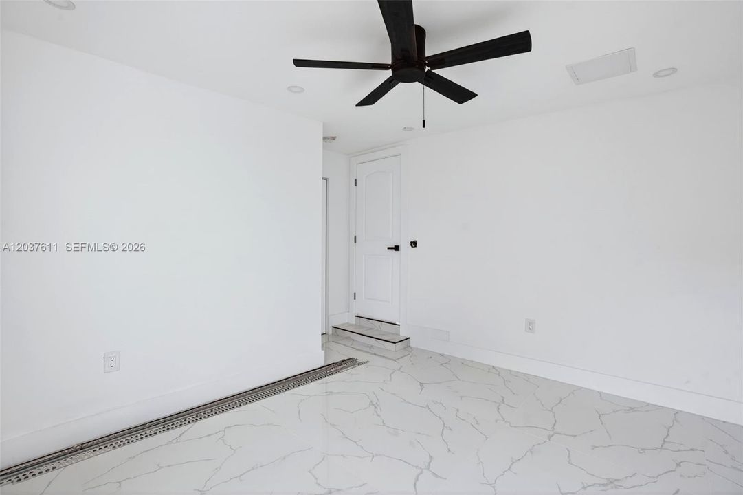 En Renta: $10,500 (5 camas, 4 baños, 2092 Pies cuadrados)