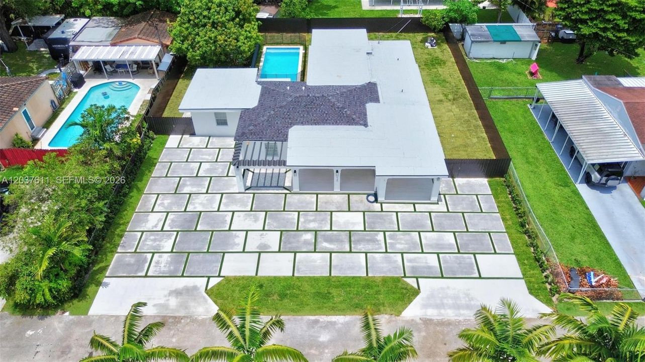 В аренду: $9,500 (5 спален, 4 ванн, 2092 Квадратных фут)