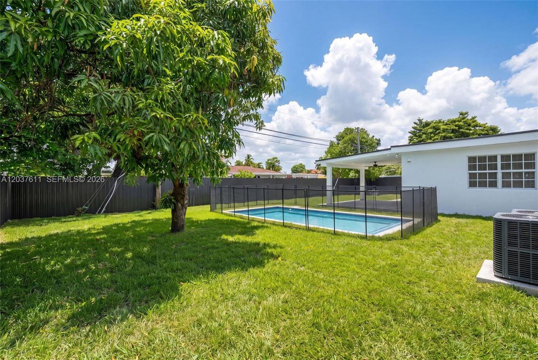 В аренду: $9,500 (5 спален, 4 ванн, 2092 Квадратных фут)