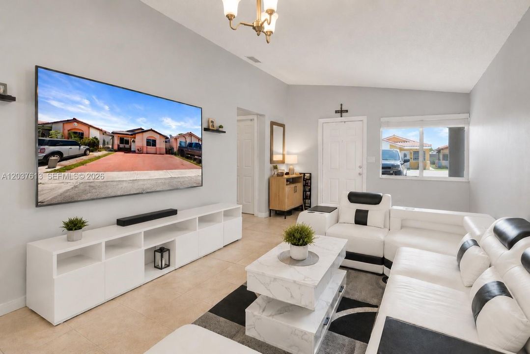 For Sale: $528,250 (3 beds, 2 baths, 1170 Square Feet)