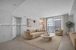 For Rent: $6,500 (1 beds, 1 baths, 935 Square Feet)
