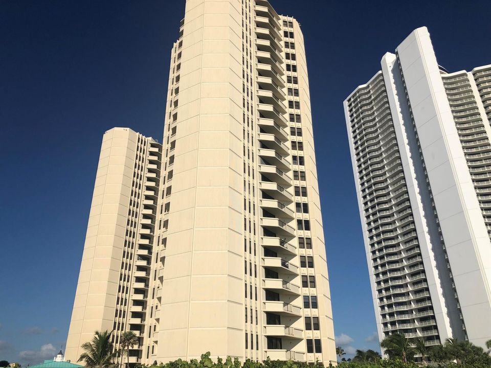 2 TOWERS