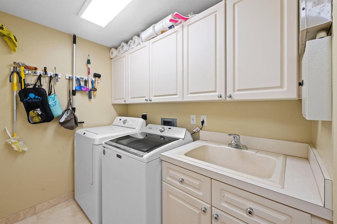 28-web-or-mls-6051-n-ocean-dr-607