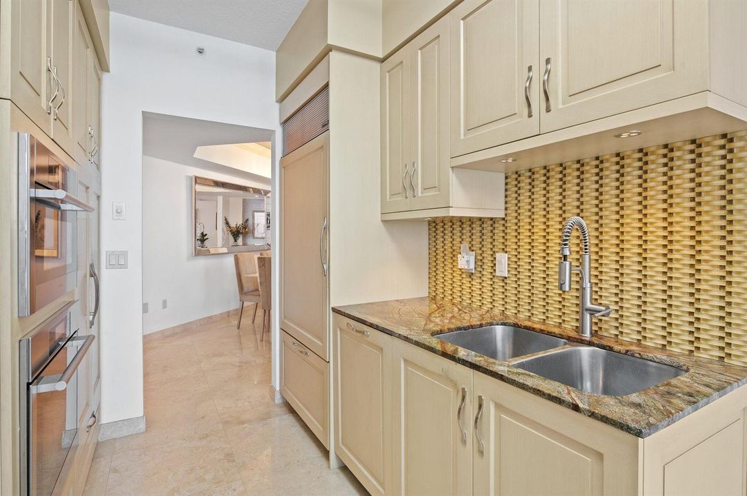 14-web-or-mls-6051-n-ocean-dr-607