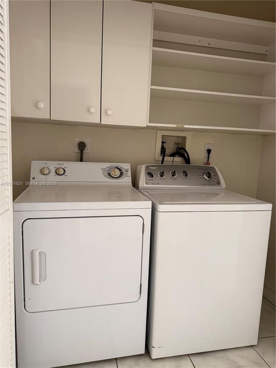 For Rent: $3,650 (3 beds, 2 baths, 1935 Square Feet)
