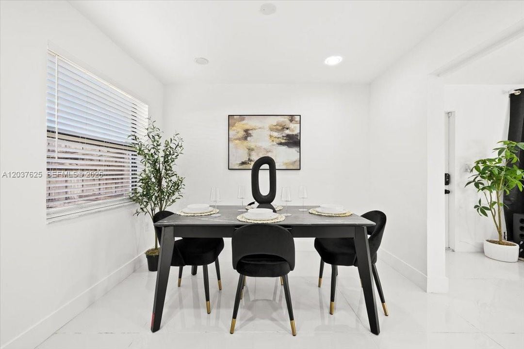 For Sale: $505,000 (3 beds, 2 baths, 1328 Square Feet)