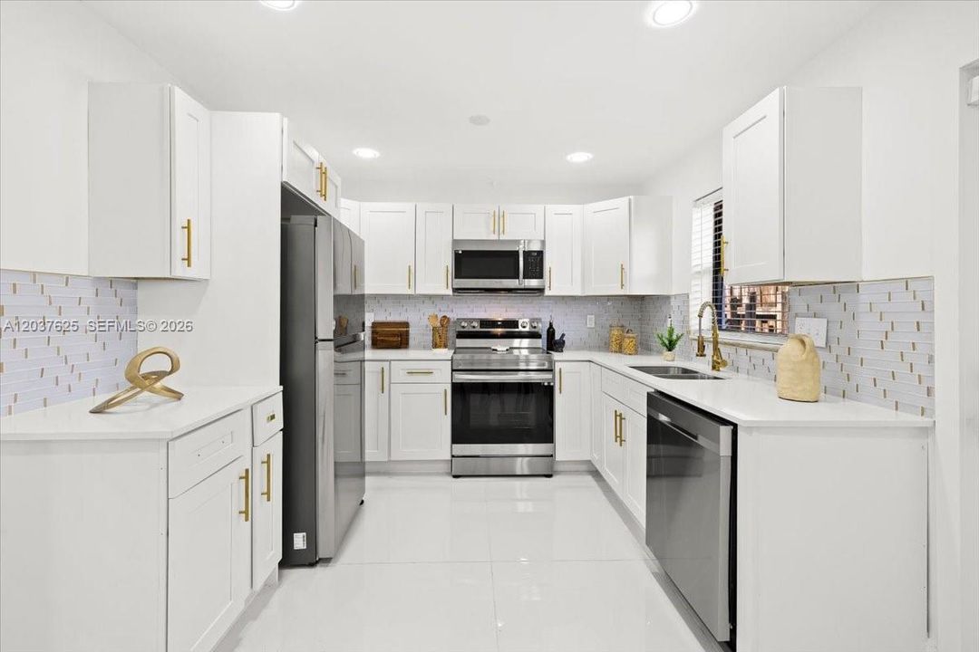For Sale: $505,000 (3 beds, 2 baths, 1328 Square Feet)