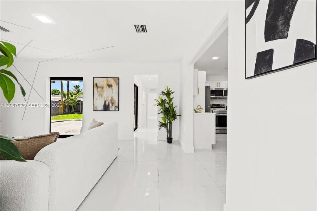 For Sale: $505,000 (3 beds, 2 baths, 1328 Square Feet)