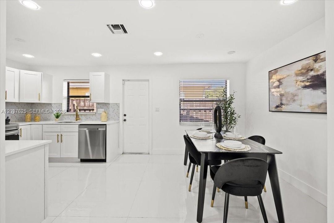 For Sale: $505,000 (3 beds, 2 baths, 1328 Square Feet)